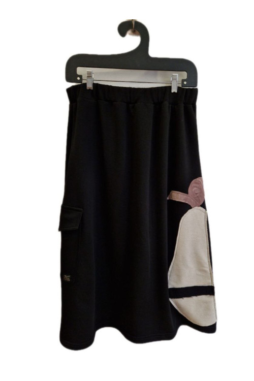 Φούστα φούτερ με απλίκέ παράσταση αχλάδι Φούστα φούτερ με απλίκέ παράσταση αχλάδι