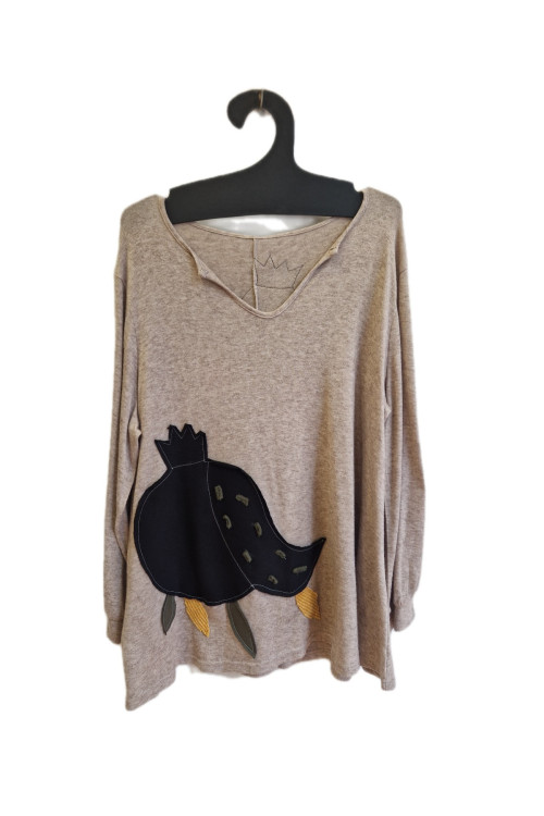 Μπλούζα μακρυμάνικη με απλικέ παράσταση ρόδι